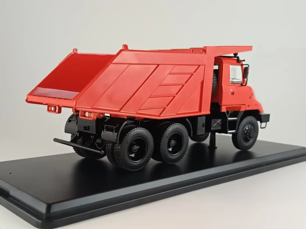 Tatra 815 V26 červená 1:43 SSM
