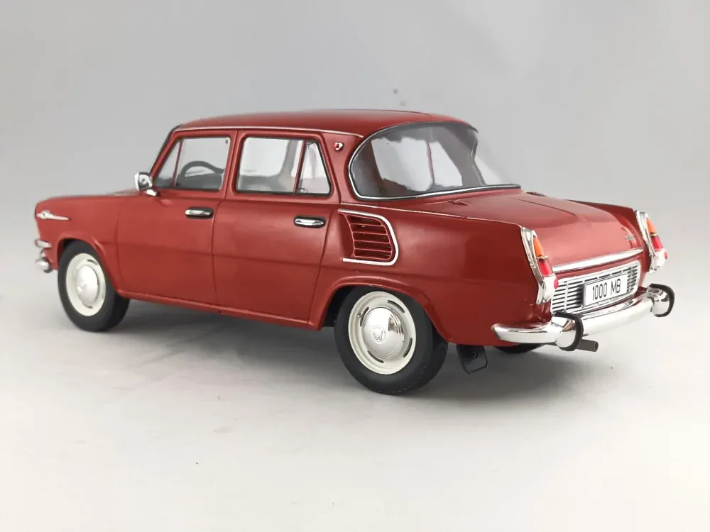 Škoda 1000MB červená 1:18 MCG