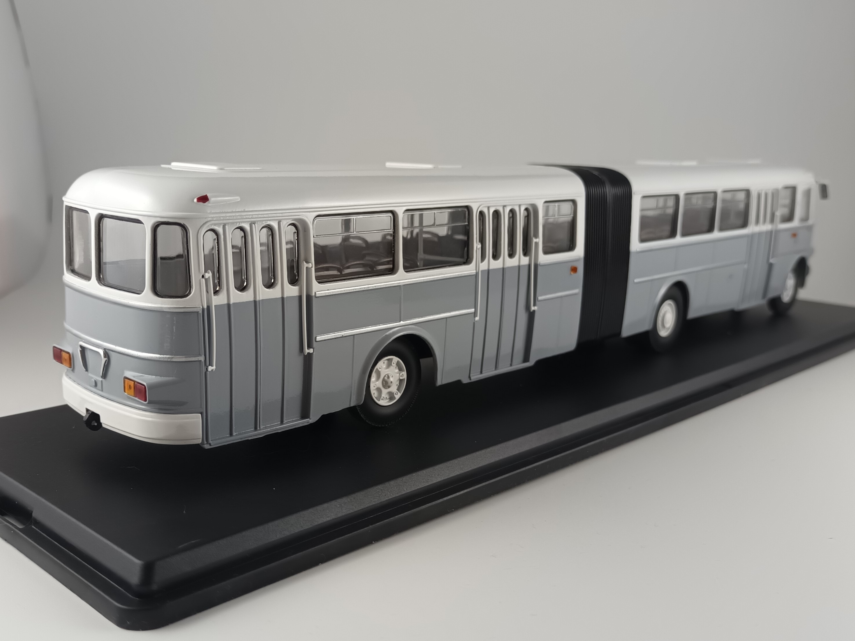 Ikarus 620 kloubový 1:43 ModelPro