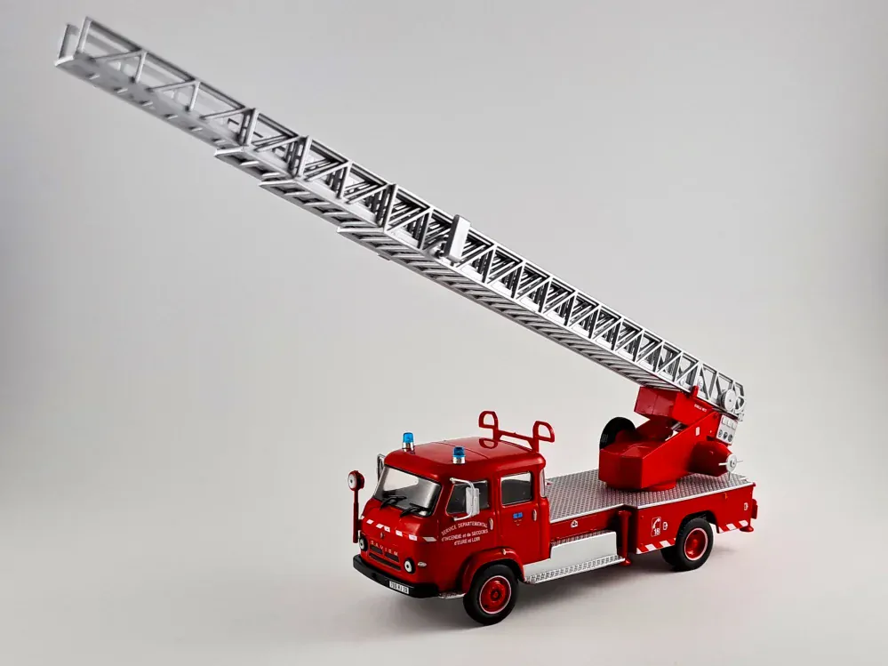 Saviem S7 hasičský žebřík 1:43 Hachette