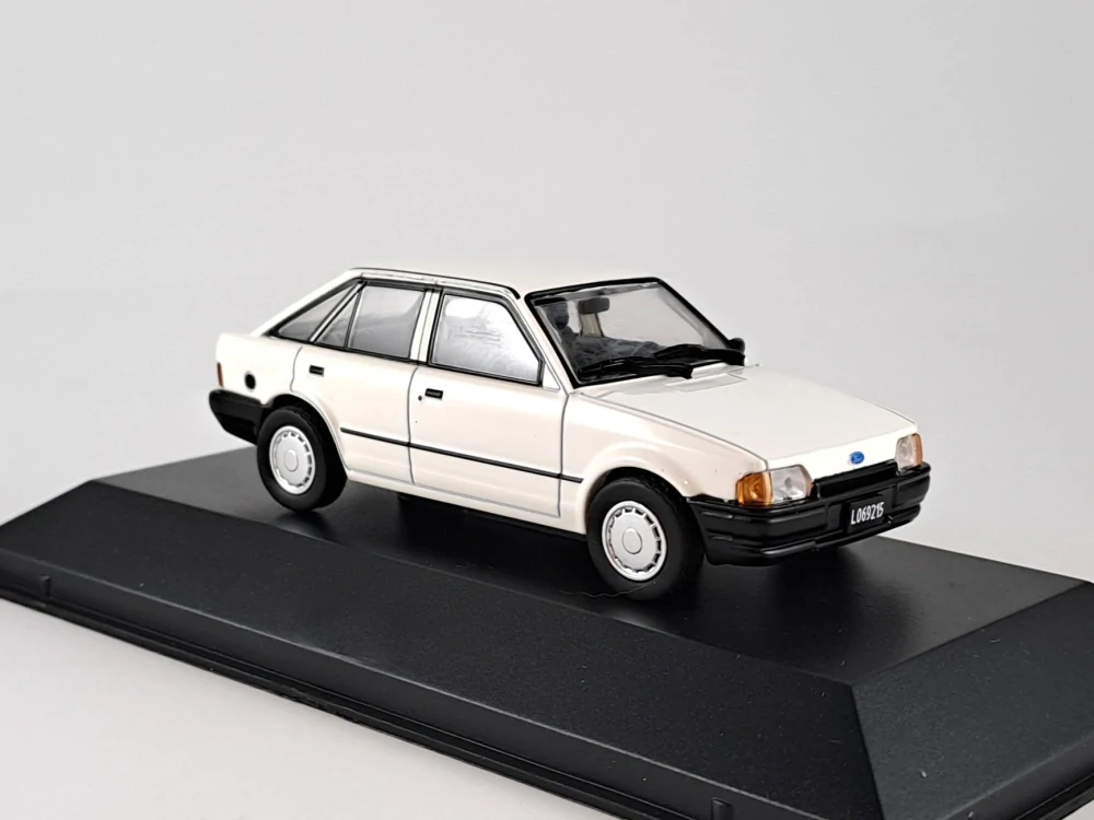 Ford Escort GL 1:43 Altaya