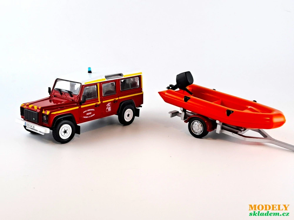 Land Rover Defender hasiči s člunem 1:43 Hachette