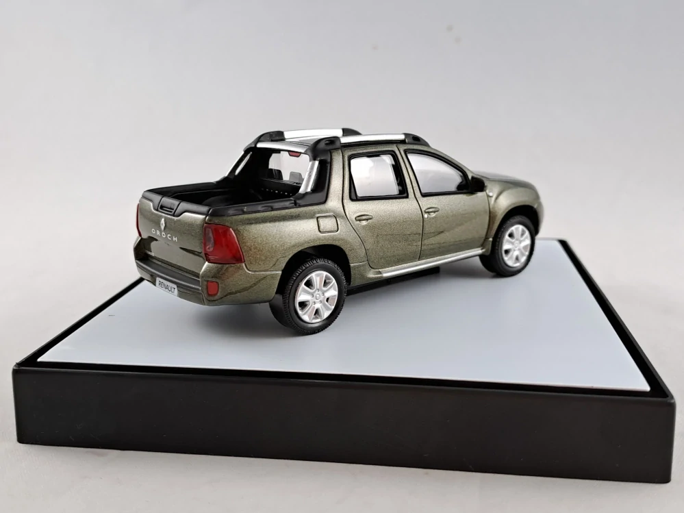 Renault Duster Oroch 1:43 Norev