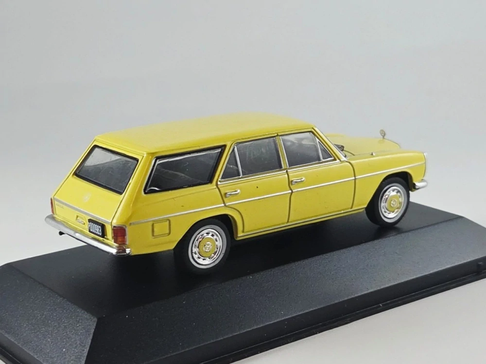 Mercedes 220D Rural 1:43 Altaya