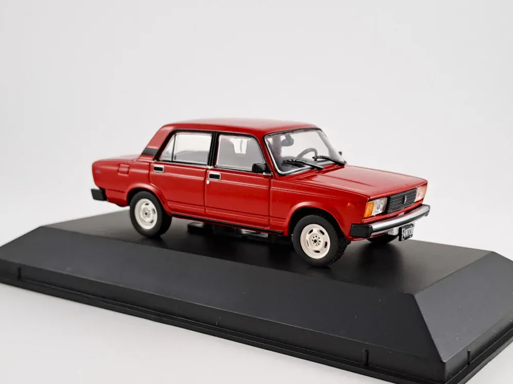 Lada 2105 Laika 1:43 Altaya