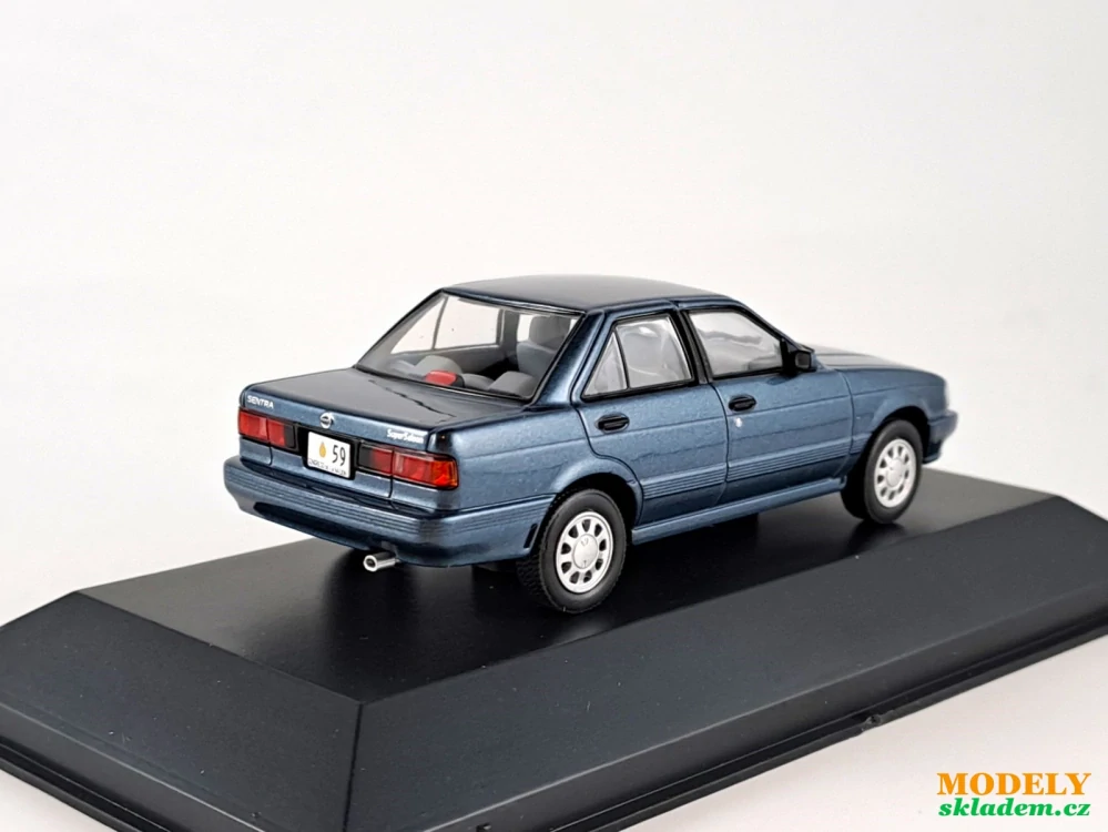 Nissan Sentra 1:43 Altaya