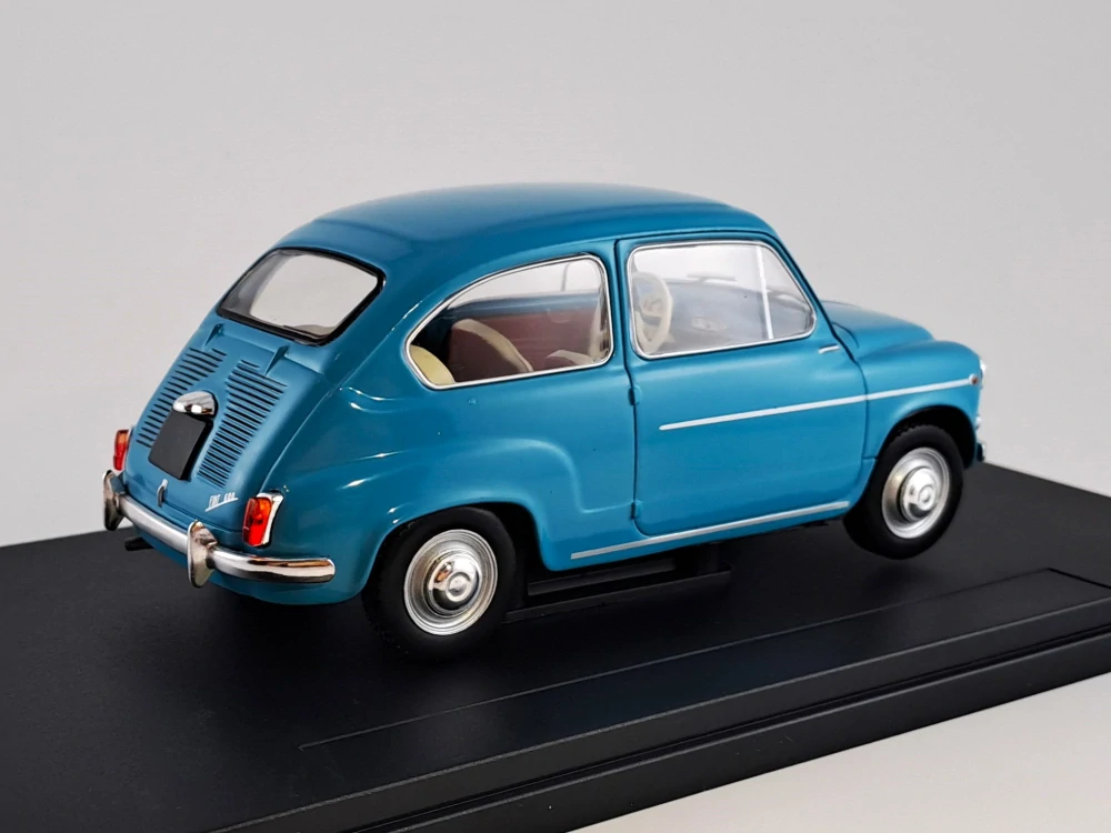 Fiat 600D 1:24 Hachette