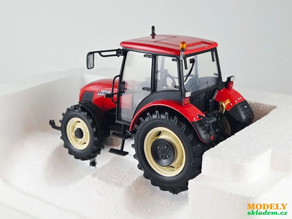 Zetor Proxima 8441 1:32 Universal Hobbies