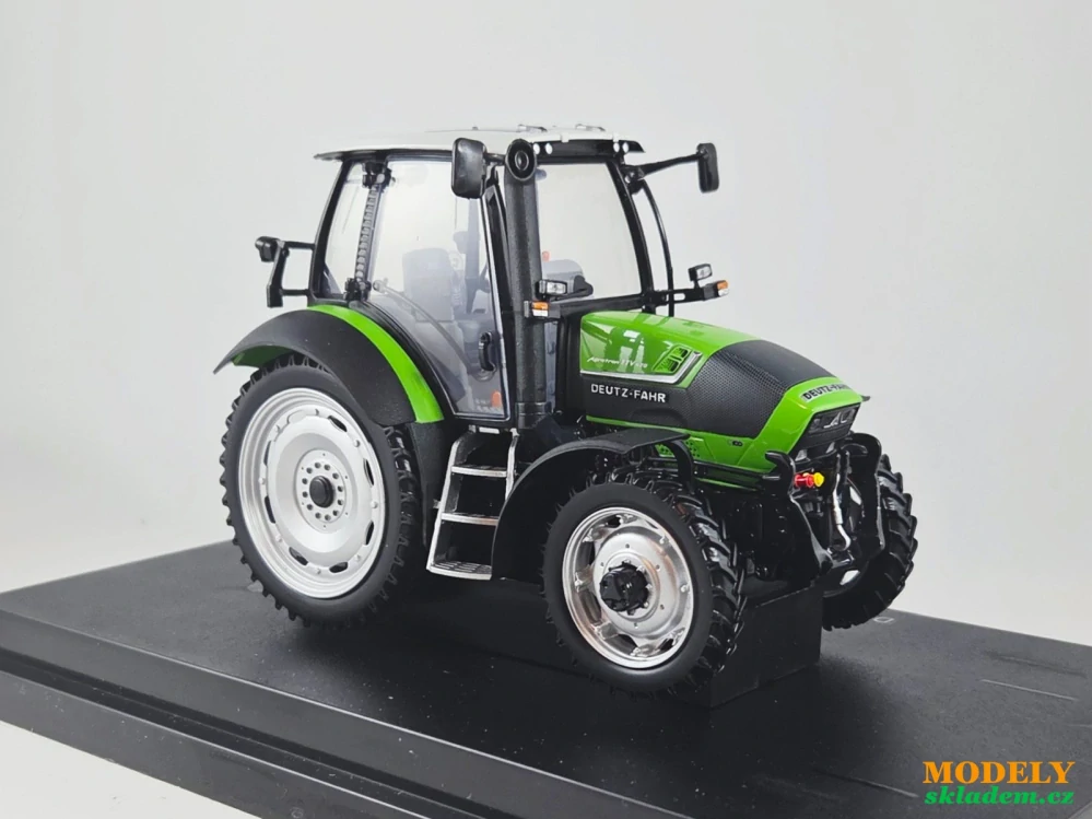 Deutz-Fahr Agrotron TTV 420 1:32 Universal Hobbies