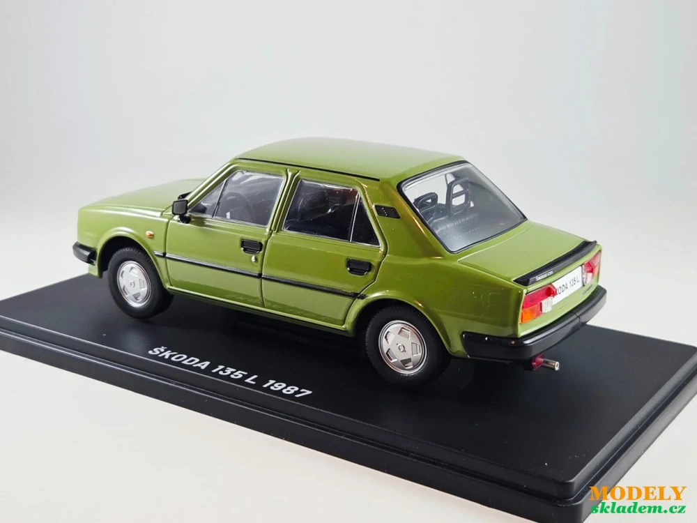 Škoda 135 L 1:24 časopis s modelem