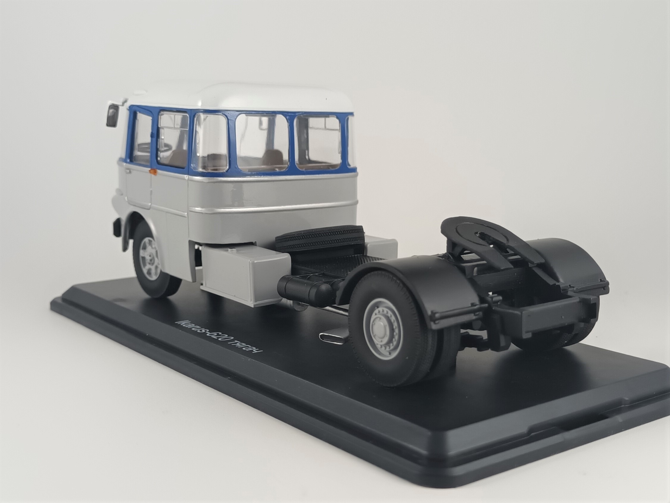 Ikarus 620 tahač 1:43 ModelPro
