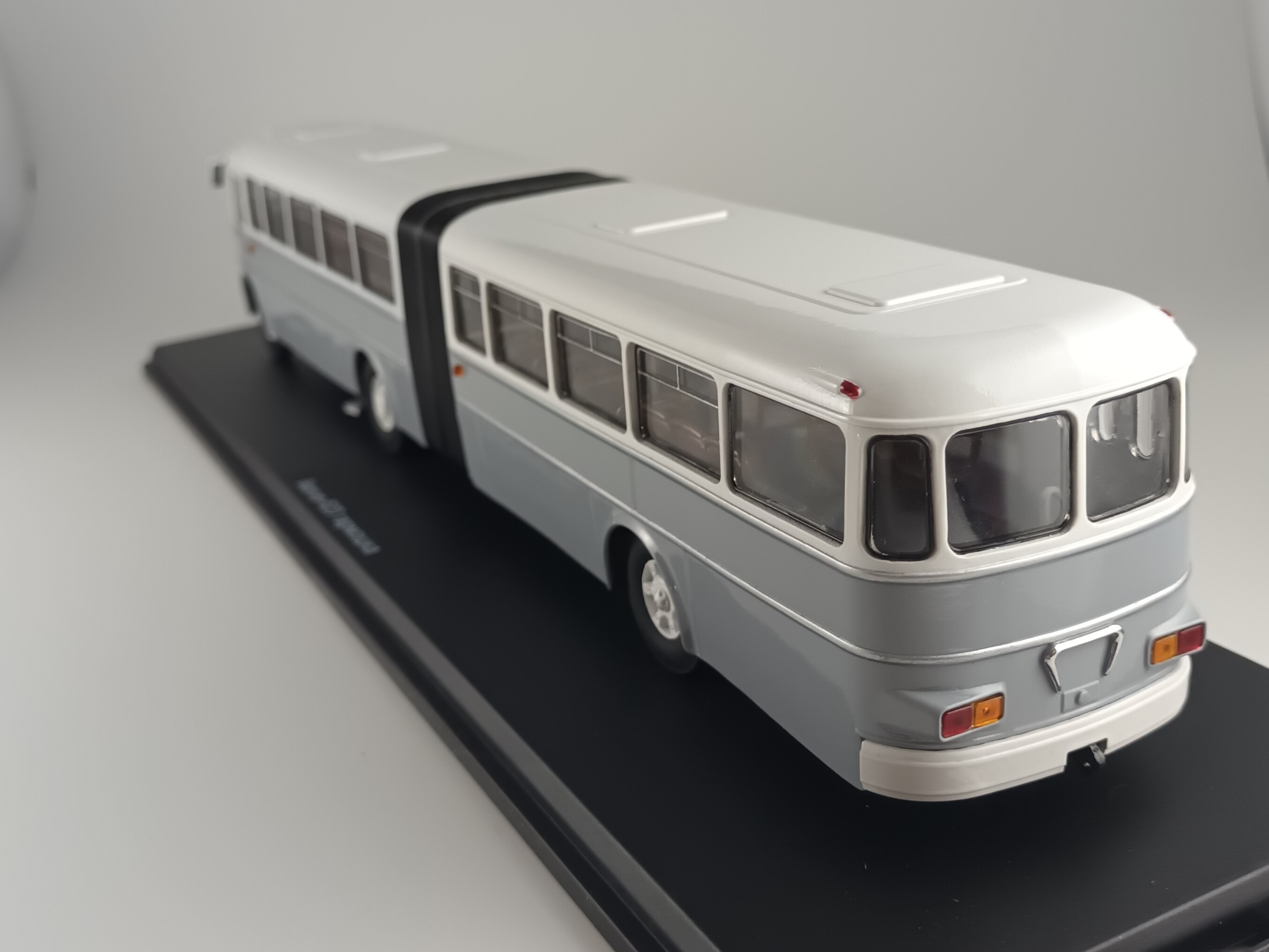 Ikarus 620 kloubový 1:43 ModelPro