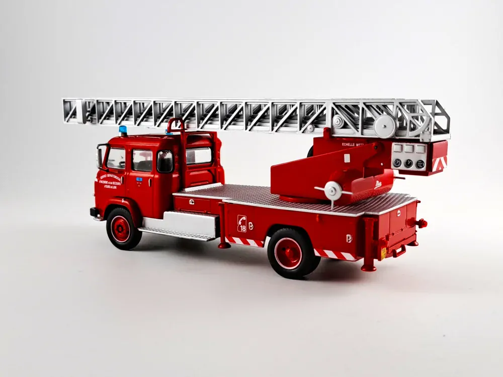 Saviem S7 hasičský žebřík 1:43 Hachette