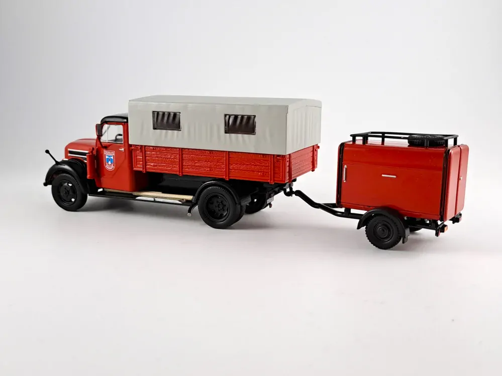 Robur Garant 30K hasiči s kompresorem 1:43 Hachette