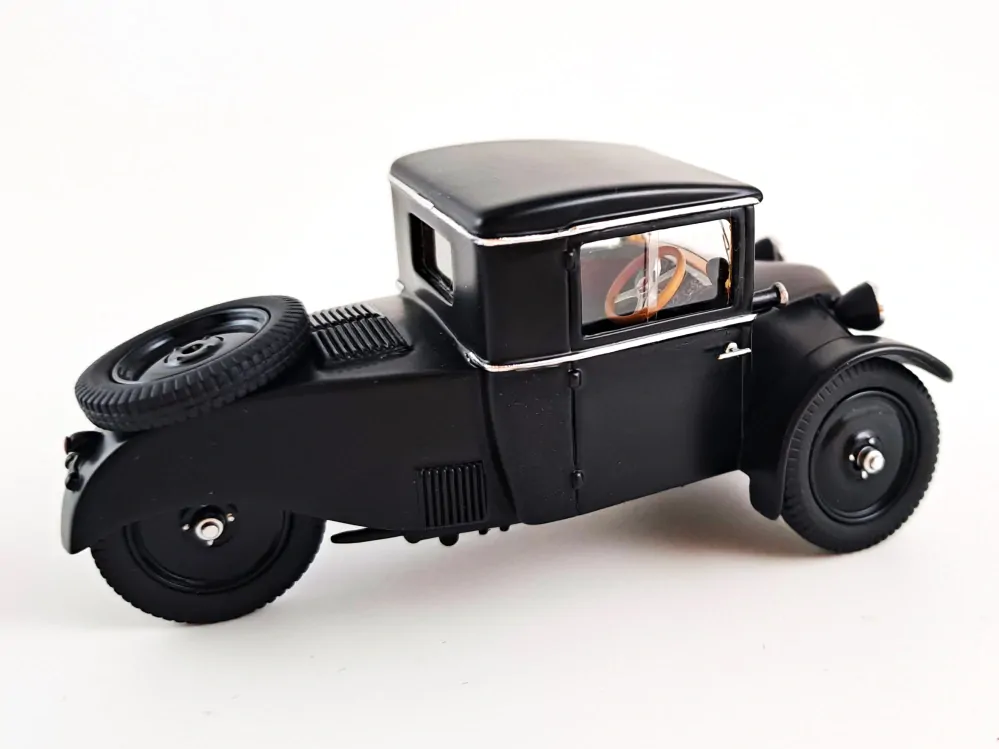 Tatra 49 osobní 1:43 AutoCult