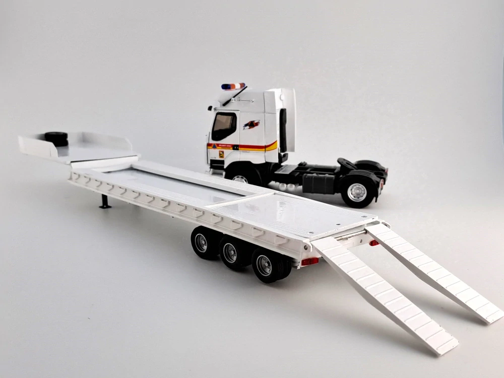 Renault Premium DXI s podvalníkem 1:43 Eligor