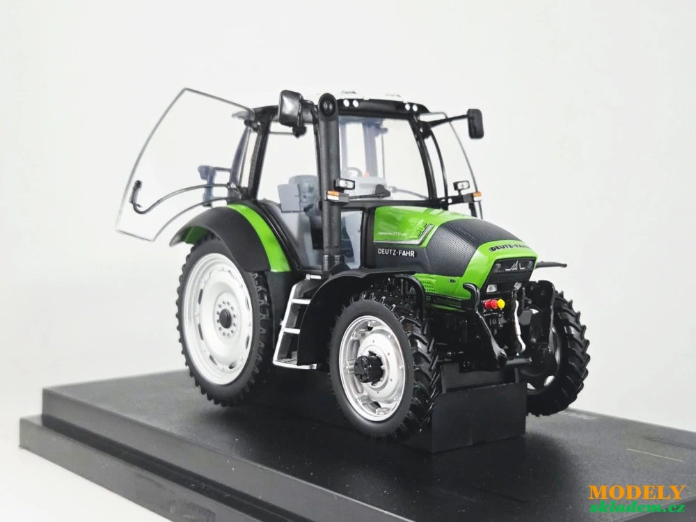 Deutz-Fahr Agrotron TTV 420 1:32 Universal Hobbies