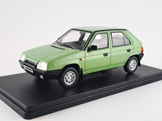 Škoda Favorit zelená 1:24 Whitebox